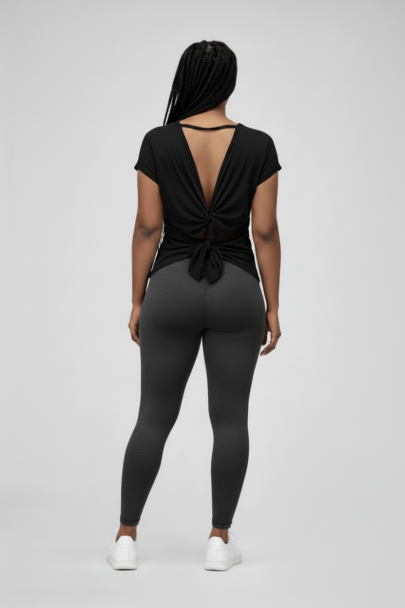 Mannequin avec leggings gris foncé