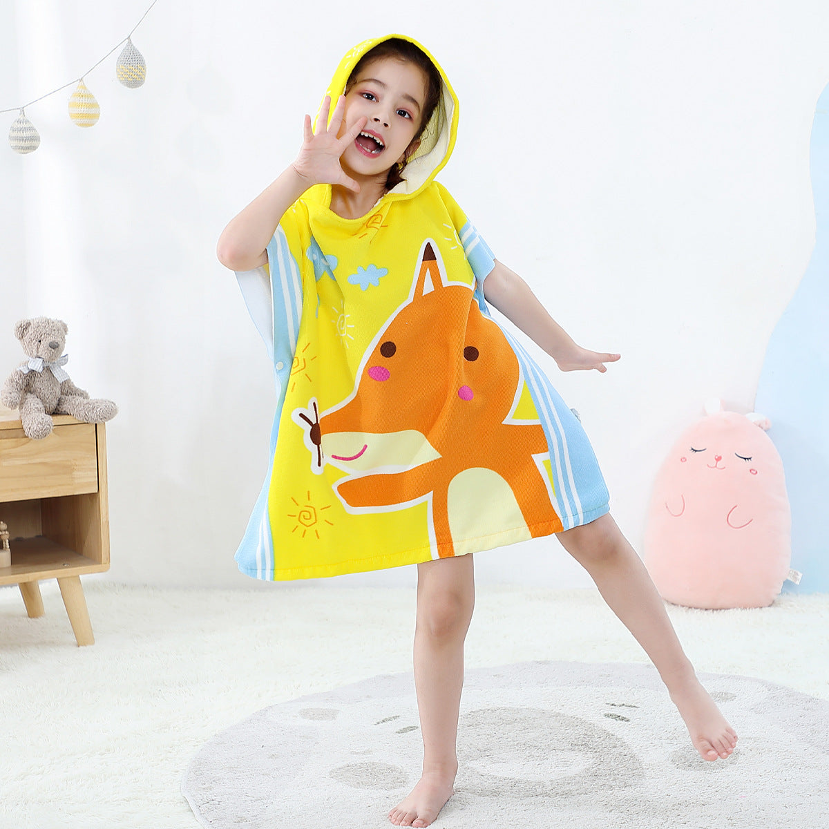 Ultra-fine fiber cartoon printed children's bath towel cape, wearable children's bathrobe, hooded cape, beach towel