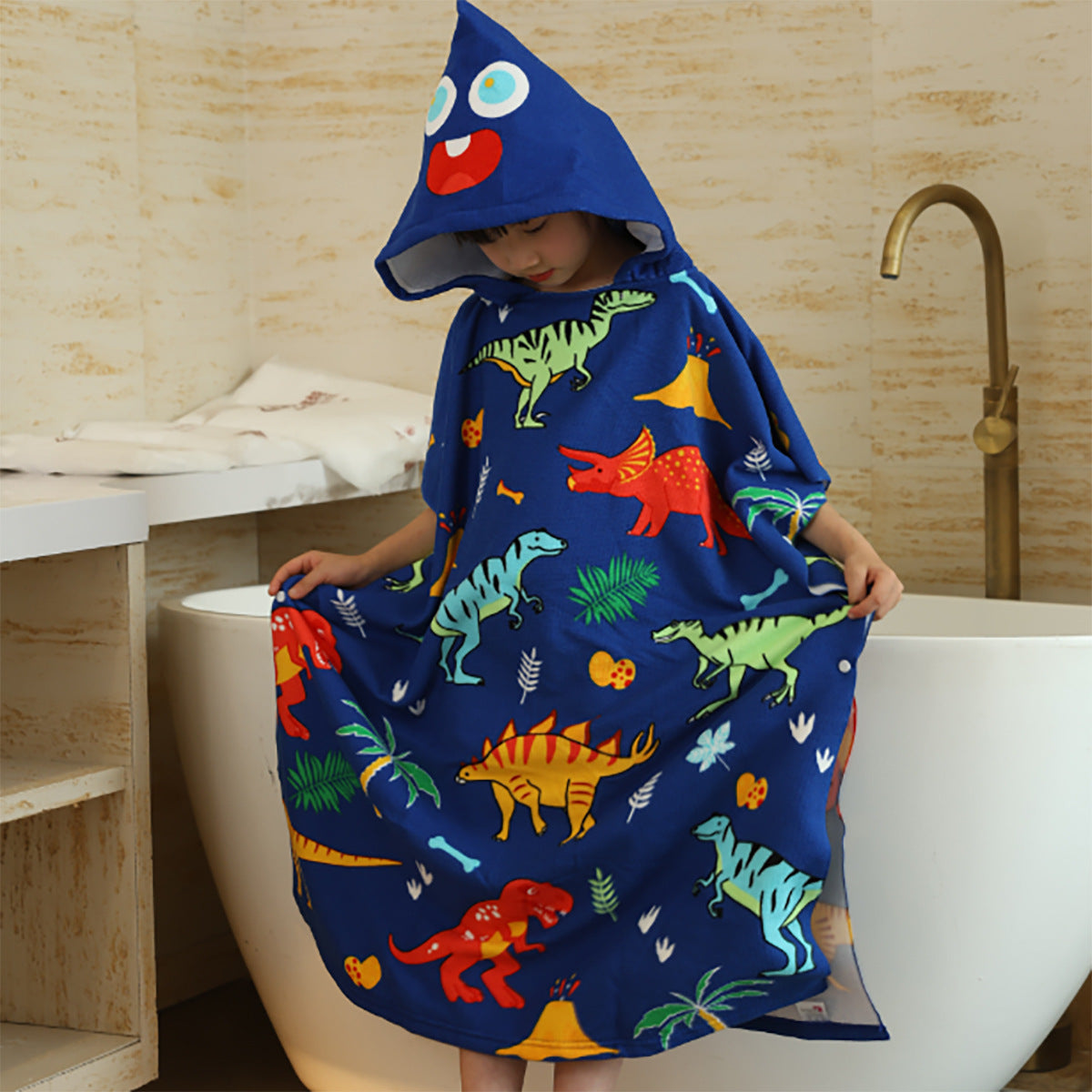 Ultra-fine fiber cartoon printed children's bath towel cape, wearable children's bathrobe, hooded cape, beach towel