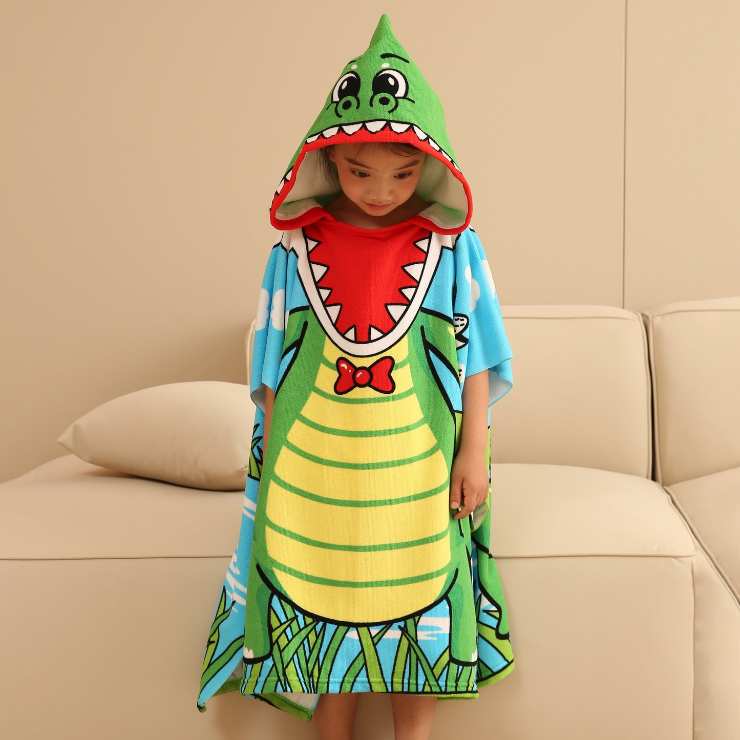 Ultra-fine fiber cartoon printed children's bath towel cape, wearable children's bathrobe, hooded cape, beach towel