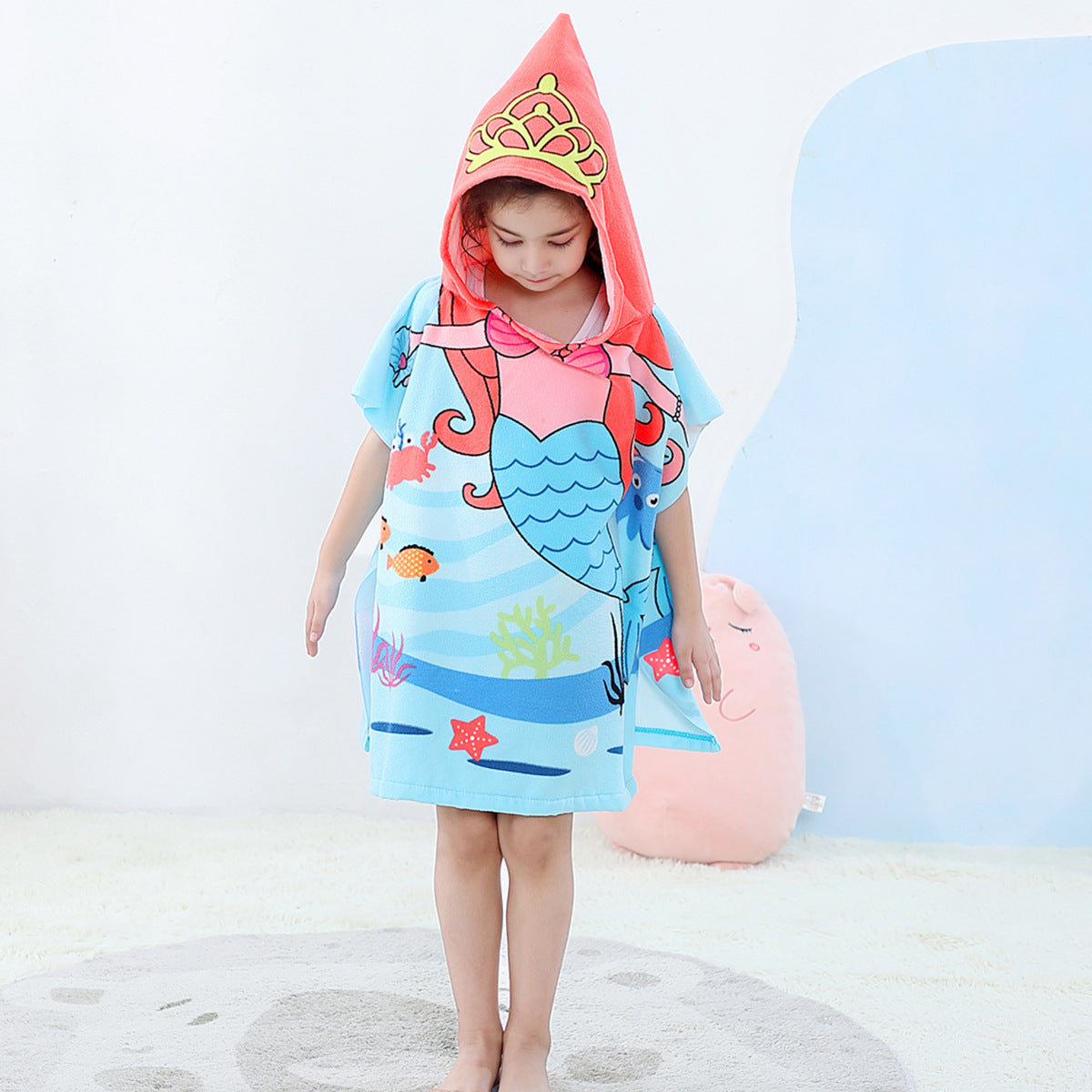Ultra-fine fiber cartoon printed children's bath towel cape, wearable children's bathrobe, hooded cape, beach towel