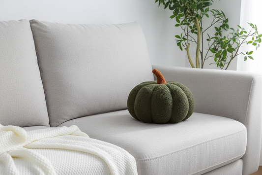Citrouille 20cm sur canapé
