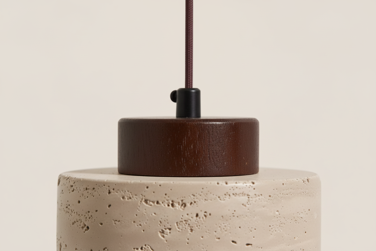 Détail lampe - zoom bois et béton