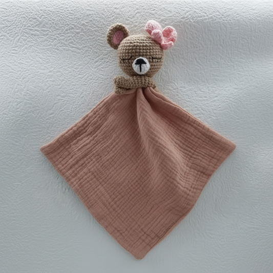 Doudou ourson en crochet beige et rose