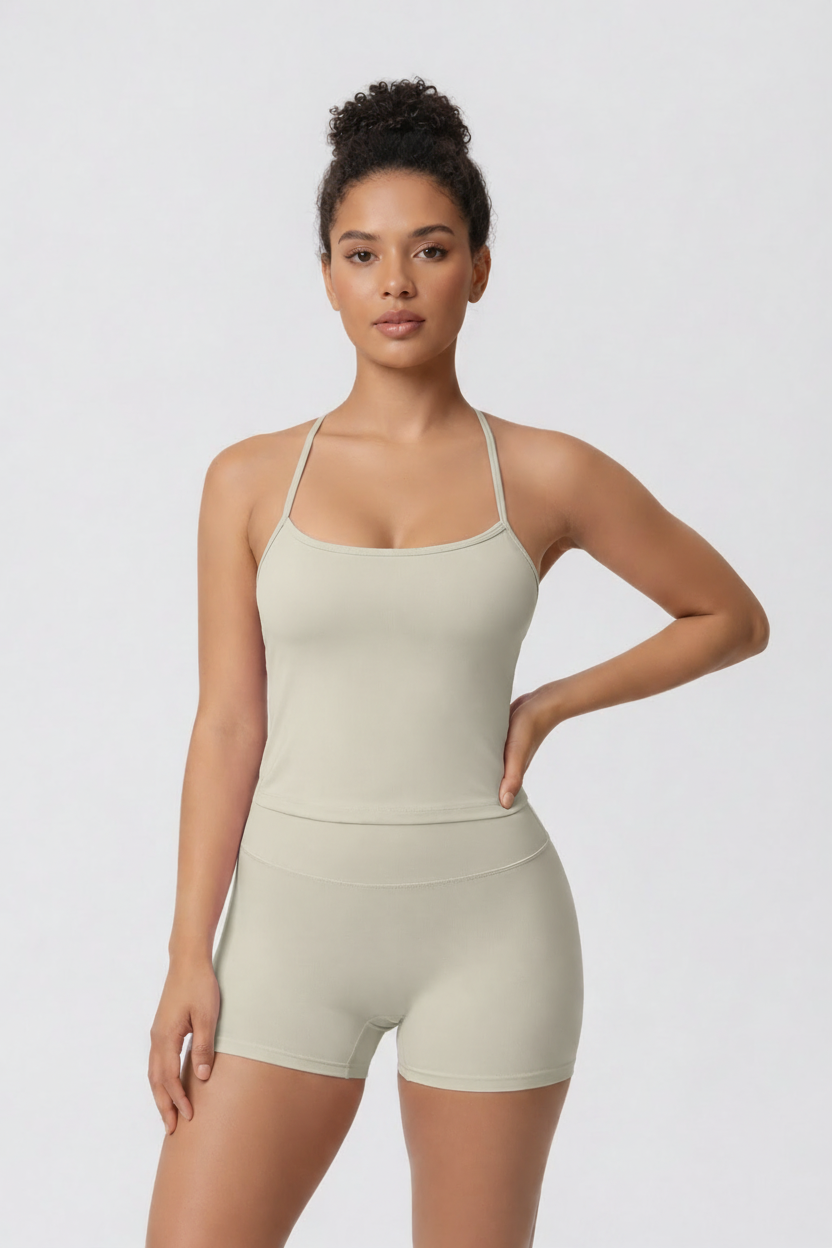 Mannequin avec ensemble activewear vert sauge