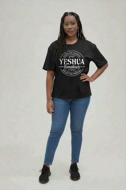 Mannequin avec t-shirt Yeshua et jean bleu