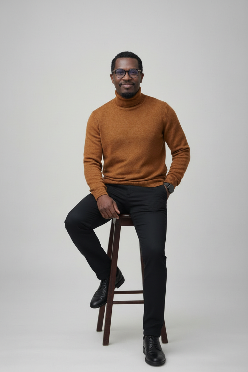 Pull camel sur tabouret