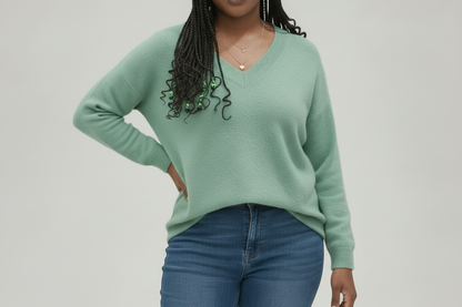 Pull vert menthe recadré