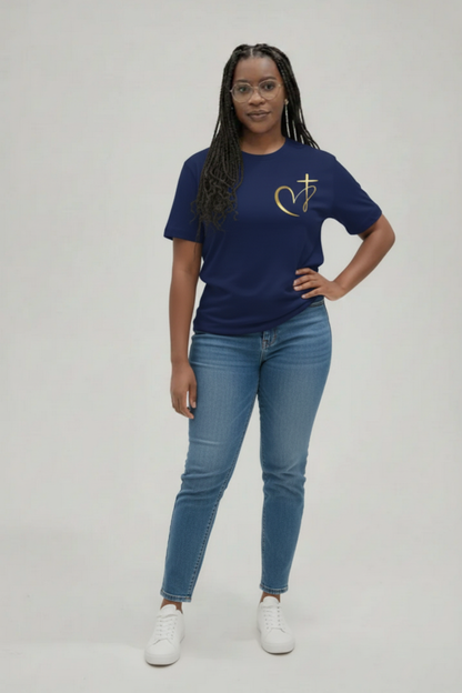 T-shirt bleu marine avec jean et baskets