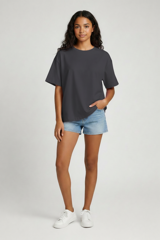 T-shirt gris sur mannequin